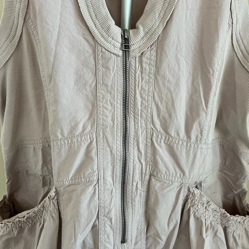 Anthropologie Daily Practice- Size L - Picture 3 of 5